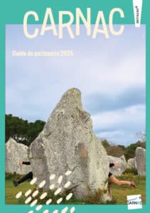 Couverture du guide du partenaire 2025 de l'Office de tourisme de Carnac